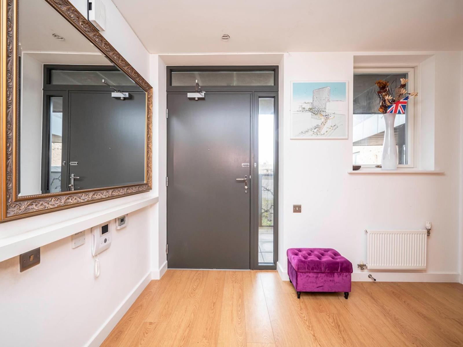 London Apartment Near Tower Bridge And Tube Pass The Keys Exterior foto